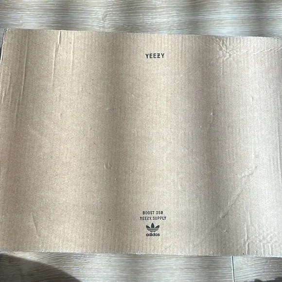 YEEZY BOOST 350 - V1 - ‘OXFORD TAN’ - WORN TWICE - INCREDIBLE CONDITION - SZ 10