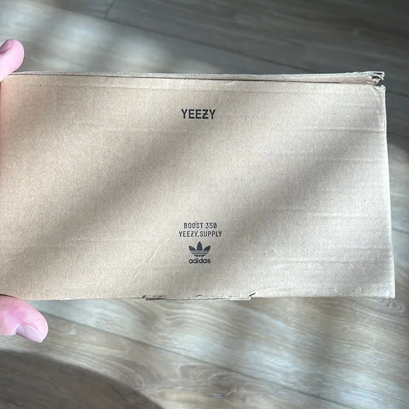 YEEZY BOOST 350 - V1 - ‘OXFORD TAN’ - WORN TWICE - INCREDIBLE CONDITION - SZ 10