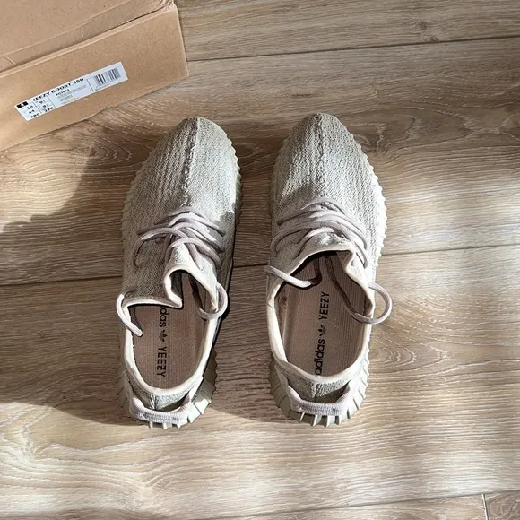YEEZY BOOST 350 - V1 - ‘OXFORD TAN’ - WORN TWICE - INCREDIBLE CONDITION - SZ 10