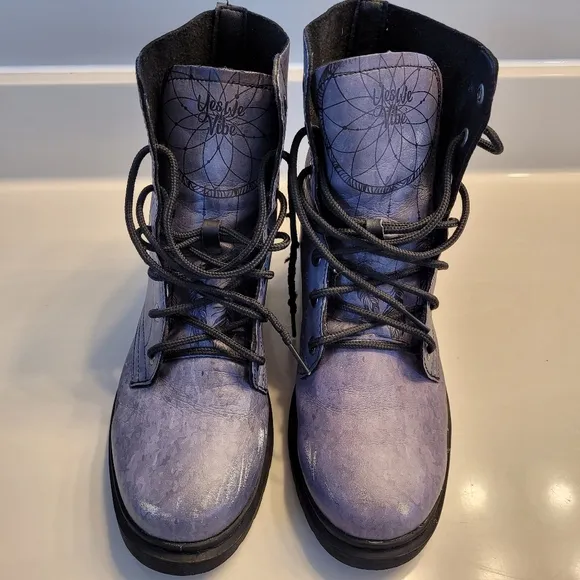 Yes We Vibe Bohemian Wolf Lace-up Combat Boots US Men's 10 / Women's 11.5 Gray