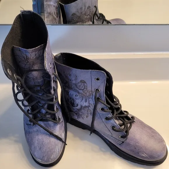 Yes We Vibe Bohemian Wolf Lace-up Combat Boots US Men's 10 / Women's 11.5 Gray