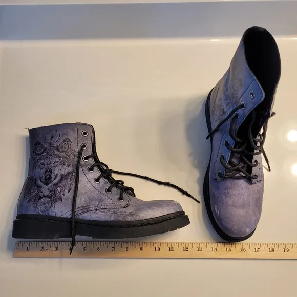 Yes We Vibe Bohemian Wolf Lace-up Combat Boots US Men's 10 / Women's 11.5 Gray