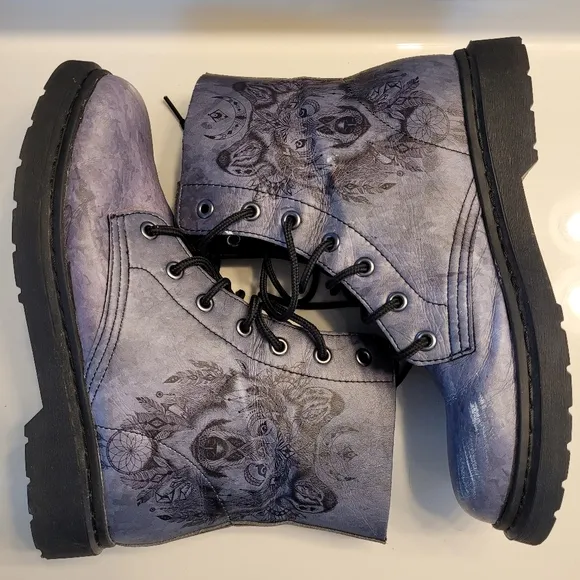 Yes We Vibe Bohemian Wolf Lace-up Combat Boots US Men's 10 / Women's 11.5 Gray