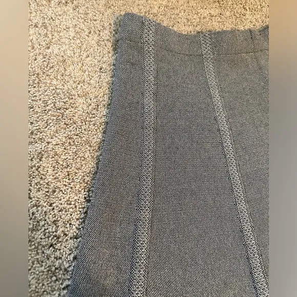 Zara Basic Gray knit A-Line Textured Paneled mini Skirt - elastic waistband