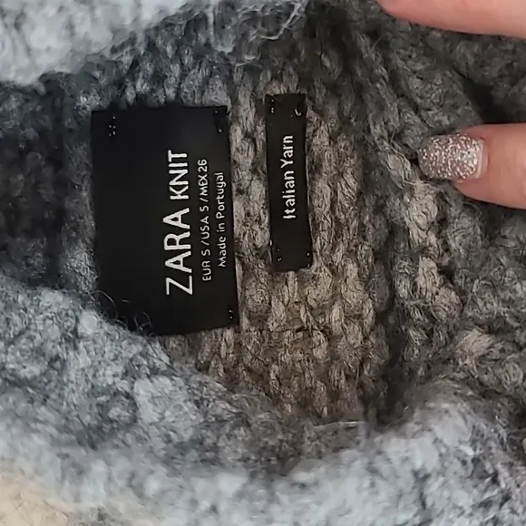 Zara Chunky Knit Italian Yarn Long Sleeve Turtleneck Sweater in Gray