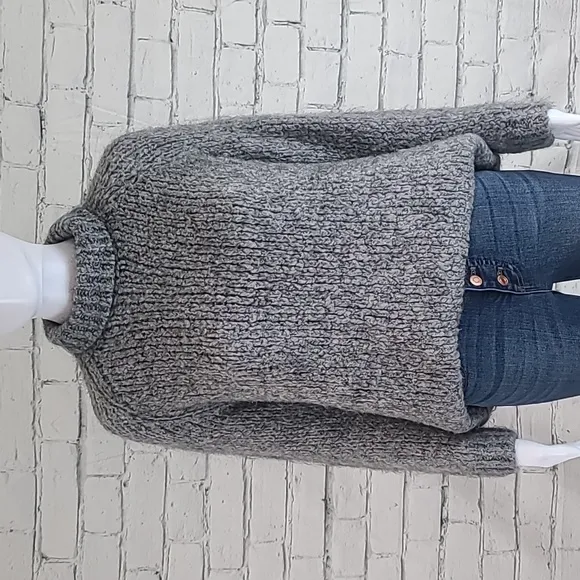 Zara Chunky Knit Italian Yarn Long Sleeve Turtleneck Sweater in Gray