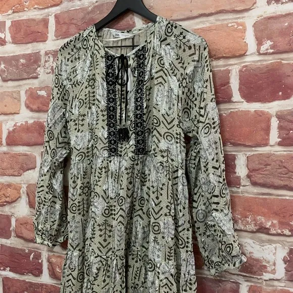 Zara Dress Women's Medium Cream Black Floral Abstract Boho Peasant Pullover