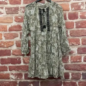 Zara Dress Women's Medium Cream Black Floral Abstract Boho Peasant Pullover