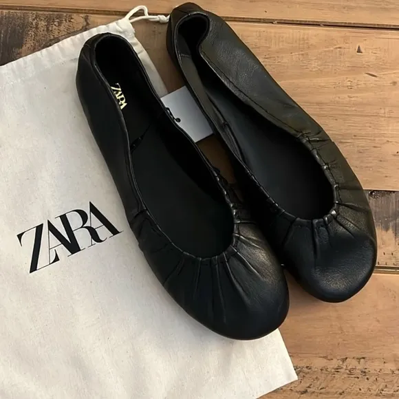 Zara NWOT black ruched pleated ballerina round toe flats