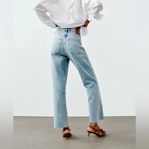 Zara NWOT high rise straight leg light blue denim jeans (perfect stretch)