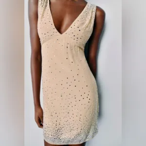 Zara NWT nude jewelled embellished crystal rhinestone sparkly v neck mini dress