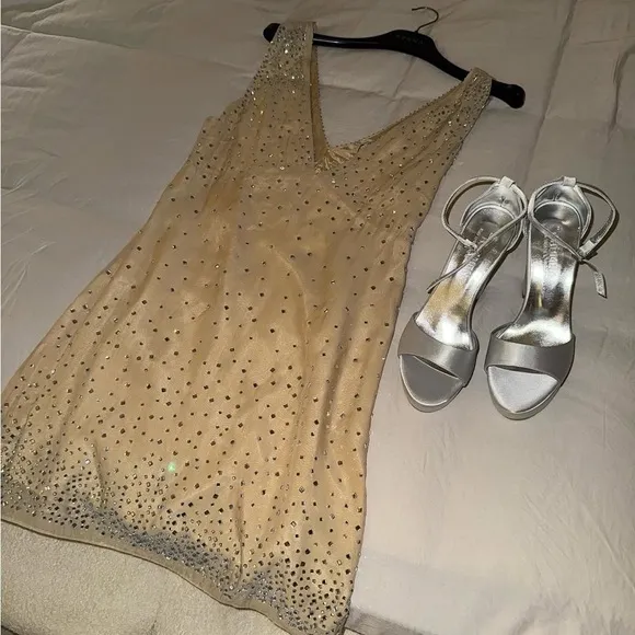 Zara NWT nude jewelled embellished crystal rhinestone sparkly v neck mini dress