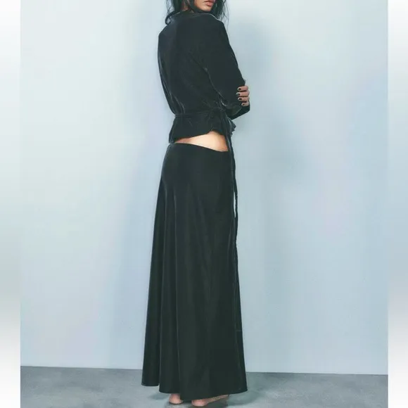 Zara set NWT velvet midi skirt &amp; long sleeve tie belted kimono mid-gray color