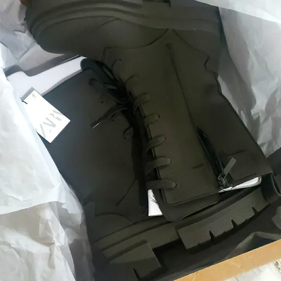 ZARAVRUBBERIZED LACE-UP BOOTS Bloggers favorite