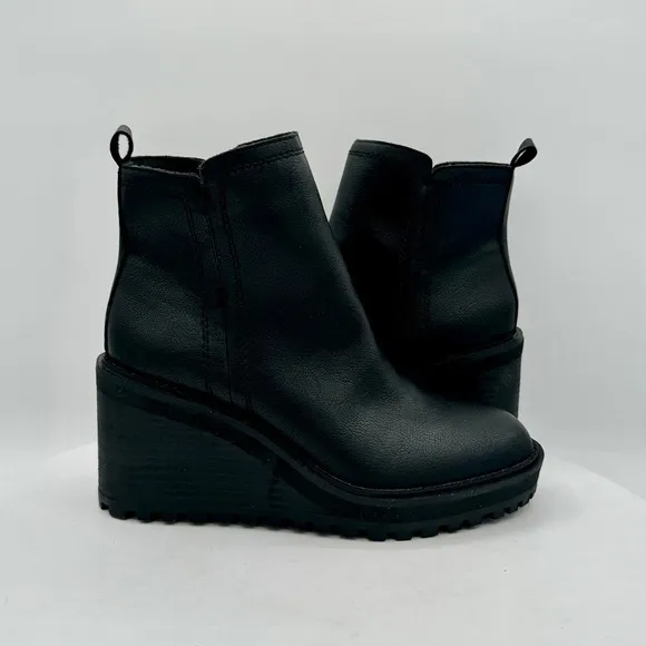 Zodiac Julie Womens Wedge Booties  Various Sizes  Color Black