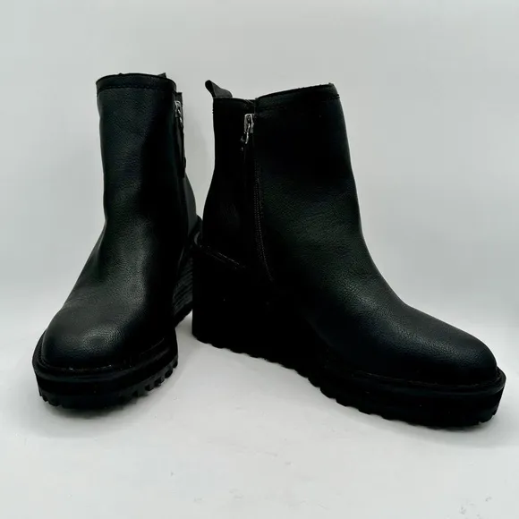 Zodiac Julie Womens Wedge Booties  Various Sizes  Color Black