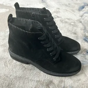 Zodiac - Paisle Womens Leather Lug Sole Combat &amp; Lace-up Boots
